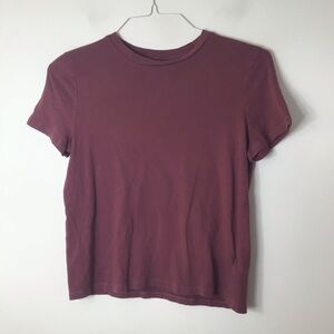 GAP Women's Short Sleeve Crew Tee in Wine